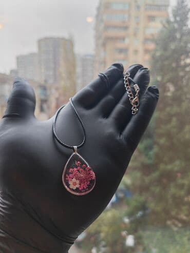 uzun qizil sirqalar: Epoksi qatqı ilə hazırlanmış əl işi kulonlar - Çiçək kolleksiyası — 5