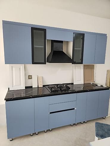 Mavi mat fasadlı müasir mətbəx mebeli dəsti - Üst modul: sol və sağda