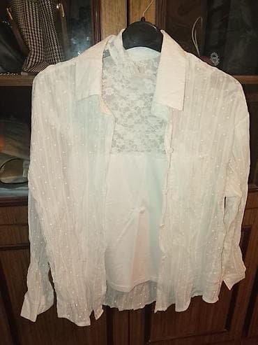 gt 2: Ağ rəngdə iki hissəli qadın üst geyimi dəsti - 10m Dəst: 1) qısaqol — 2