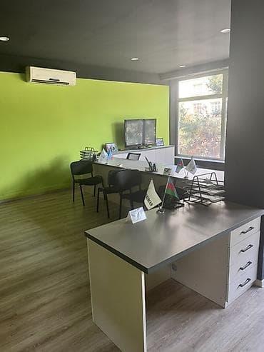 Ofis mebel dəsti Şəkilərdəki yanlız mebeler satılır 1500 manata 3 ay — 2