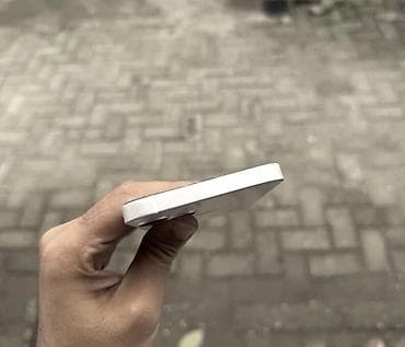 mac utu feni: IPhone 13, 128 GB, Ağ, Zəmanət, Simsiz şarj, Face ID — 3