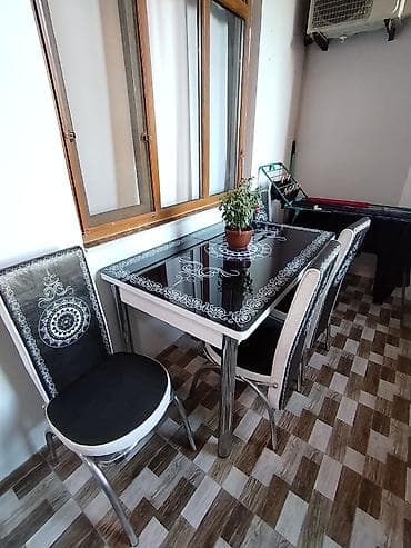 utu masasi: Metbex masa ve oturacaqlar
Ela veziyetde cox az işlenib — 1