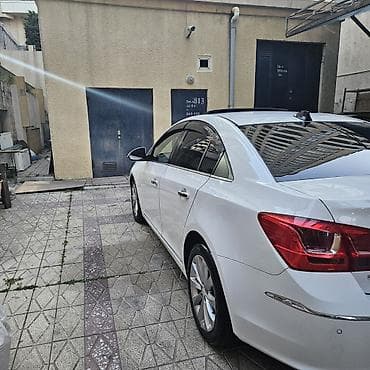 masin səkilləri: Chevrolet Cruze LTZ sedan - Kuzov: sedan, ağ rəng - Komplektasiya — 4