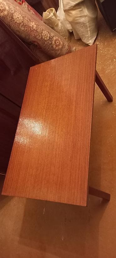 ikinci el jurnal masasi: Jurnal masası, İşlənmiş, Açılmayan, Taxta, Dördbucaq masa — 2