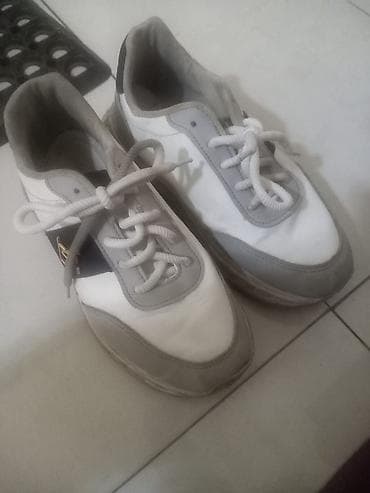 cinici trendyol: Qara salvar 12manat xs razmer don etiketli 10manat xl razmer krasovka — 5