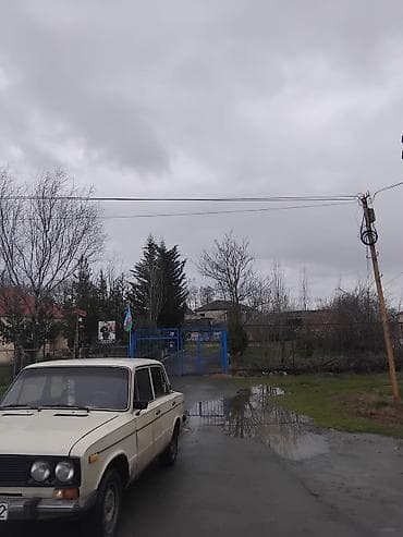 Motonəqliyyat: VAZ 2106 sedan - Kuzov: beşqapılı sedan, açıq bej rəng - Mühərrik — 8