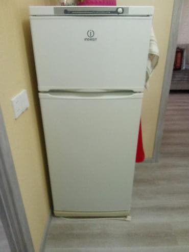 kamera ev: 2 qapılı Indesit Soyuducu Satılır, rəng - Ağ — 1