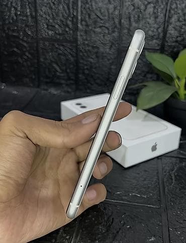 nintendo switch 2. el: IPhone 11, 128 GB, Ağ, Zəmanət, Simsiz şarj, Face ID — 5