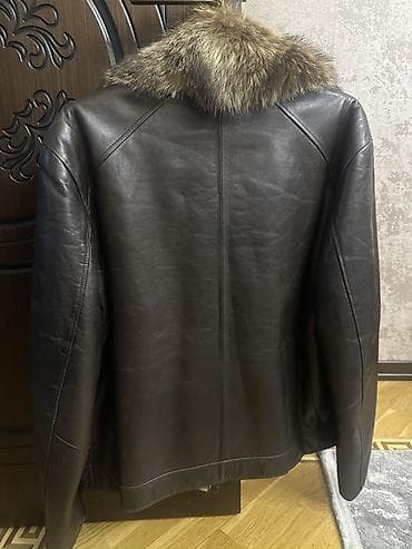 kisi deri kurtkalar: Kişi üçün dəri kürklü palto - Material: təbii qara-qəhvəyi dəri, iç — 6