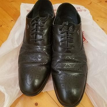 Klassik kişi ayaqqabısı 43 razmer - Rəng: qara - Material: təbii dəri