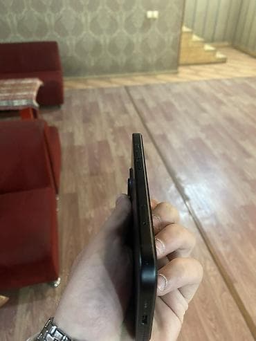 ipad 9 lalafo: IPhone 15, 128 GB, Qara, Face ID — 4
