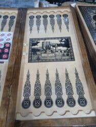 nerd taxtasi: Taxtadan hazırlanmış, əl işi nard taxtası. Taxtanın səthi klassik — 6