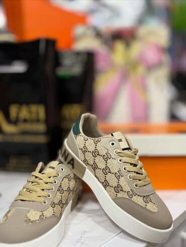 klassik kişi çəkmələri: Kişi üçün premium stilə uyğun sneakerlər - Rəng: bej/kremlə tonlanmış — 2