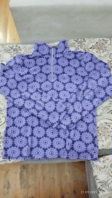 Dəstlər, kostyumlar: Qadın geyim dəsti – bir neçə fərqli məhsul 1) Mavi-ağ naxışlı flis — 5