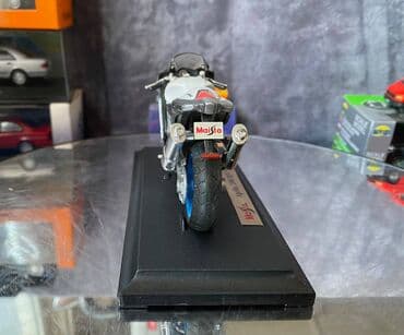 maşın modeli: Коллекционная модель Aprilia RSV 1000R White Red 2006 Maisto Scale — 5