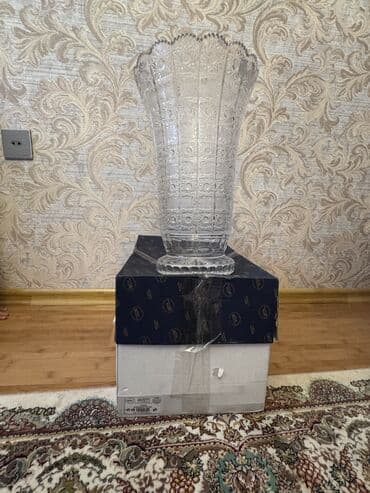 yuxuda gul qabi görmek: Bir vaza, Xrustal — 6