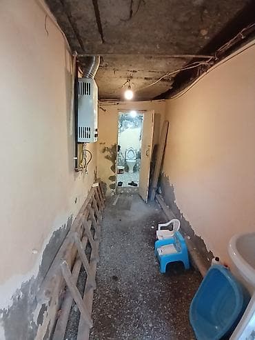Həyət evləri və villaların satışı: Krasniseloda yerləşir 9 saylı poçtdan sağa qarabağ küçəsi ev 62 ev 3 — 7