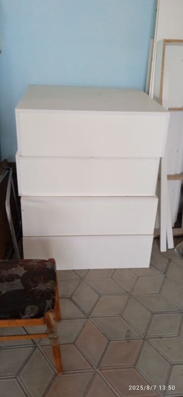 стол компьютерный складной трансформер: Ağ rəngli modular podium/səhnə platforması - İki hissədən ibarət — 2