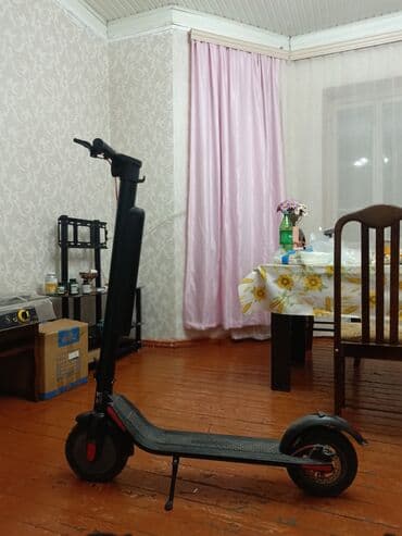 электро самокаты: 600 manata almışamHər şey ela vəziyyətdədir batareyası çıxır çox — 1