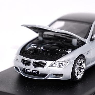 gumuşdur: BMW M6 modeli • İstehsalçı - Kyosho • Ölçü: 1/43 • Material: Metal — 6