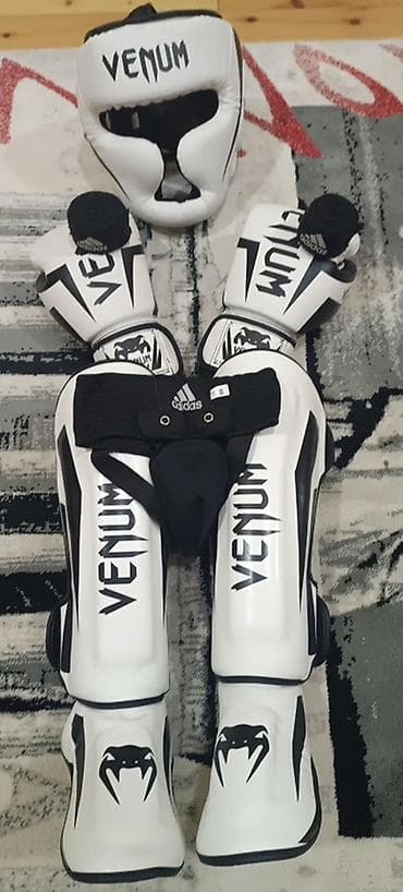 футы для тайского бокса: Venum və Adidas markalı tam mübarizə/dojo avadanlığı dəsti. Dəst — 1