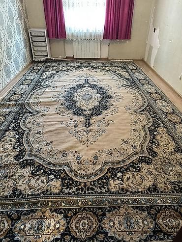 Təsvir: - Klassik naxışlı xalça, yuyulub, olcü-5x3 - Rəng palitrası