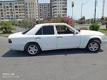mersedes saat: Mercedes-Benz E 230: 2.3 l | Sedan — 4