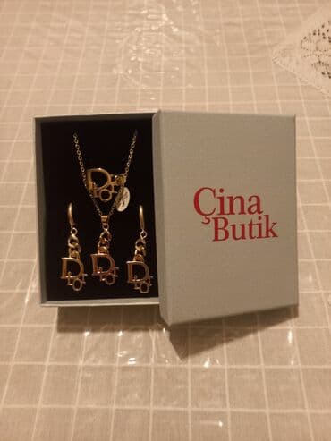 Аксессуары для волос: Qızılı rəngdə zərgərlik dəsti – Çinа Butik qutusunda.Təzədir istifadə — 2