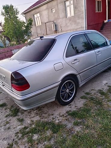 mercedes güzgü: Mercedes-Benz C-Class: 1.8 l | 1998 il Sedan — 8