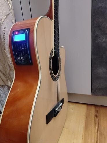akustik gitara simi: Elektro-klassik gitara – cutaway gövdə və onbord preamp/ekvalayzerlə — 3