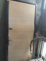 Divar kağızları, oboy: Səyf qapı satılır - Material: metal karkaslı, bir üzü qırmızı boyalı — 2