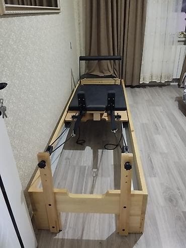 suru: Pilates Reformer trenajoru – taxta karkaslı, tənzimlənən yay müqavimət — 8