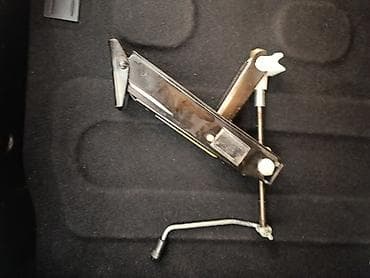 reno masin: Mexanik Domkrat, Maksimum yükqaldırma: <1 t — 3