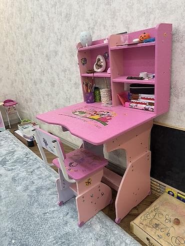 Qız üçün, Siyirməsiz, Yazı masası, Stullar ilə