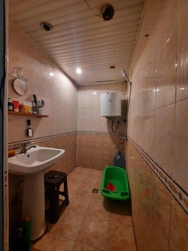 4 cu mikrorayon kiraye evler: Bakı, 2 otaqlı, Köhnə tikili, m. Həzi Aslanov, 60 kv. m — 5