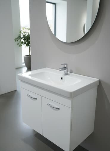 мойка шкаф для кухни: Ağ rəngli, keramik lavabo. Lavabonun altında iki qapılı ağ rəngli şkaf — 1