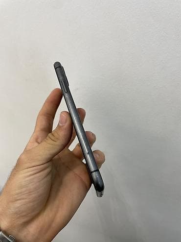 iphone 11 azn: IPhone 11 — 3