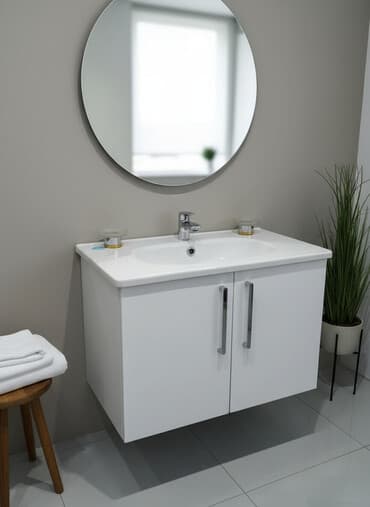 Ağ rəngli, keramik Çanaq və ikiqapılı şkafdan ibarət hamam mebeli