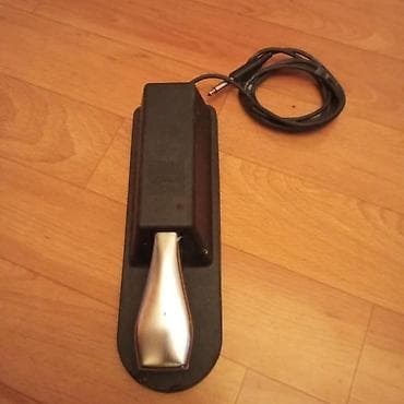 gitara simleri: Sintezator 150 azn satılır Roland 1000 Cuxolu Pedali ve stoykasi — 4