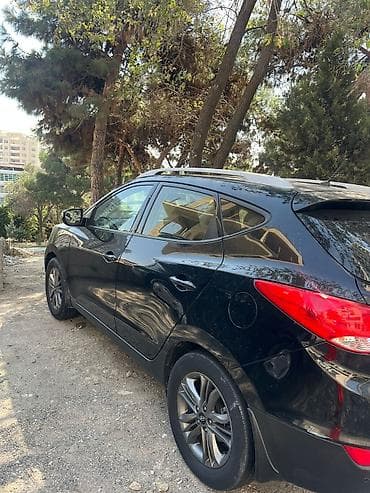 p4 disk: Hyundai ix35, qara rəng, şəhər və ailə istifadəinə uyğun yığcam — 1