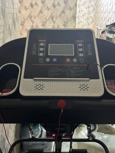 Qaçış trenajoru – çoxfunksiyalı ev fitnesi üçün - Rəqəmsal konsol