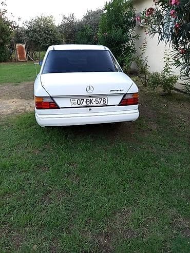 traktor 82 1: Mercedes-Benz 200: 2 l | 1986 il Sedan — 3