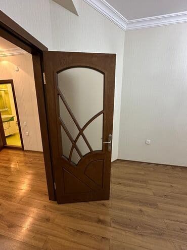 Furnitura və aksessuarlar: İkili daxili qapı – şüşəli, ağac teksturalı - Material: ağac — 2