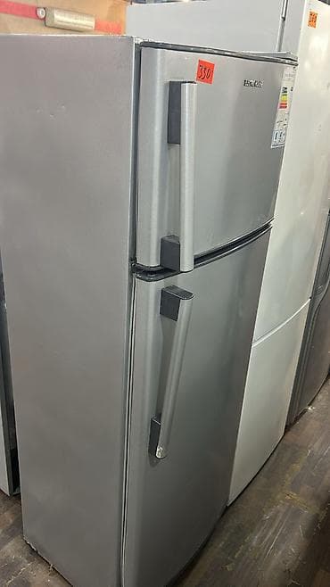 İki qapılı soyuducu (üst kamera dondurucu, alt kamera soyuducu). Rəng