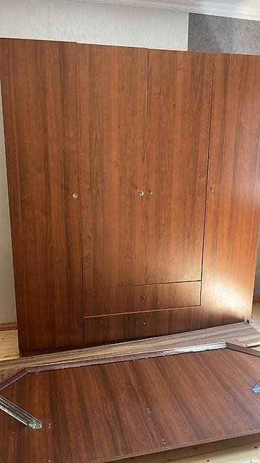 TƏCİLİ SATİLİR!!! Dolab satılır yeni kimidi keyfiyyətli materialdan