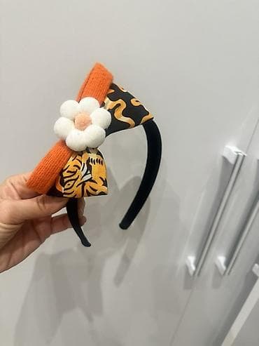 Bayram kostyumları: Uşaq üçün paltar və saç qandalağı dəsti B&G stori mağazadan alınıb — 3