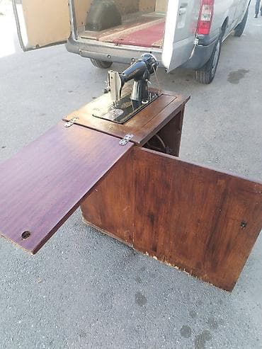 İncəsənət və kolleksiyalar: Mexaniki tikiş maşını və inteqrə olunmuş taxta stol - Klassik, ayaq — 2