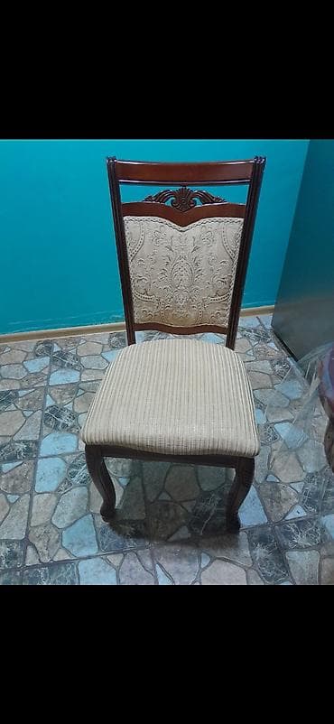 masa islenmis: Qonaq otağı üçün, İşlənmiş, Açılmayan, Oval masa, 6 stul — 1