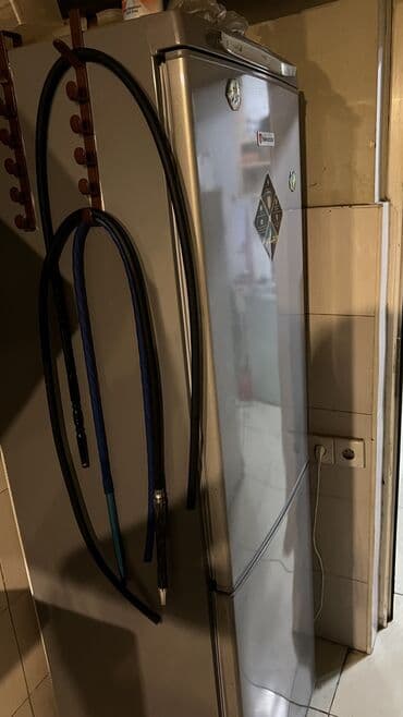 no frost soyuducu: İşlənmiş 2 qapılı Swizer Soyuducu Satılır, rəng - Boz, Dolab içi — 2