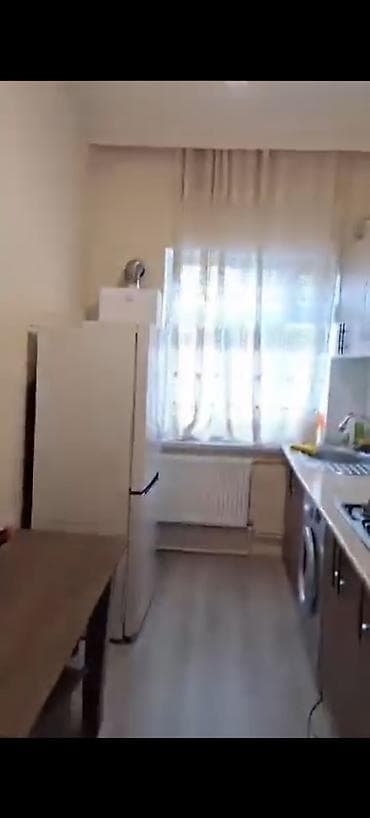 enzesde satilan evler: 28 May metrosun çıxışına yaxsin 3/2 mertebesi 2 otaqlı mənzil – tam — 8